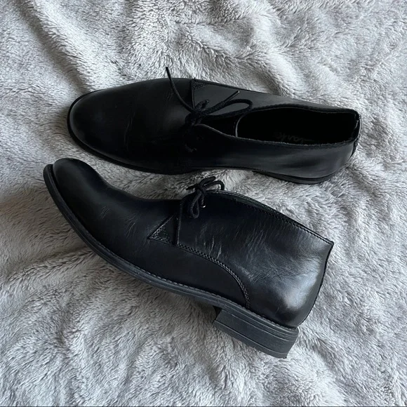 Clarks | Shoes | Clarks Chukka Boot Black Size 95 | Poshmark display picture 1
